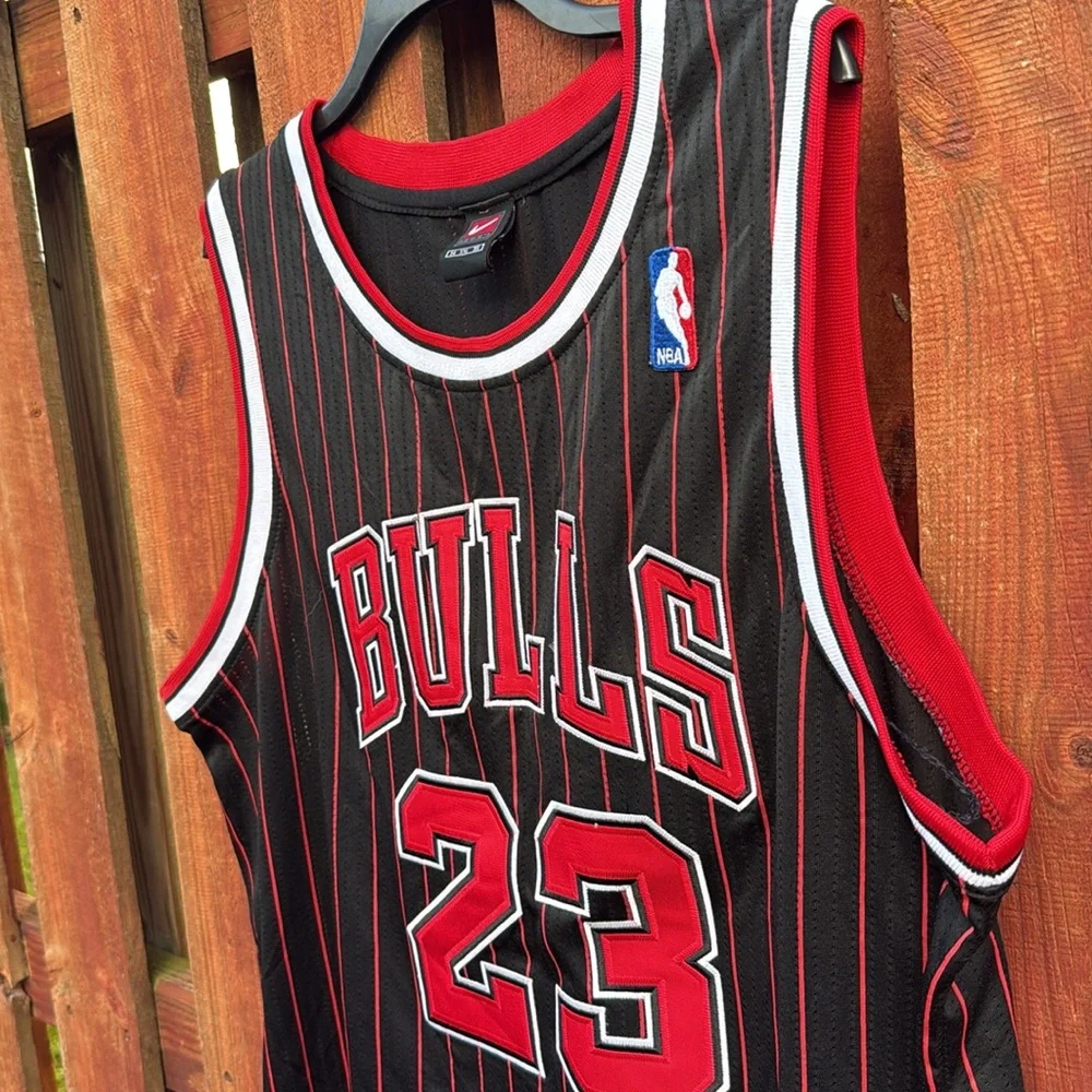 Nike Bulls Black and Red Striped Jersey Size XXL